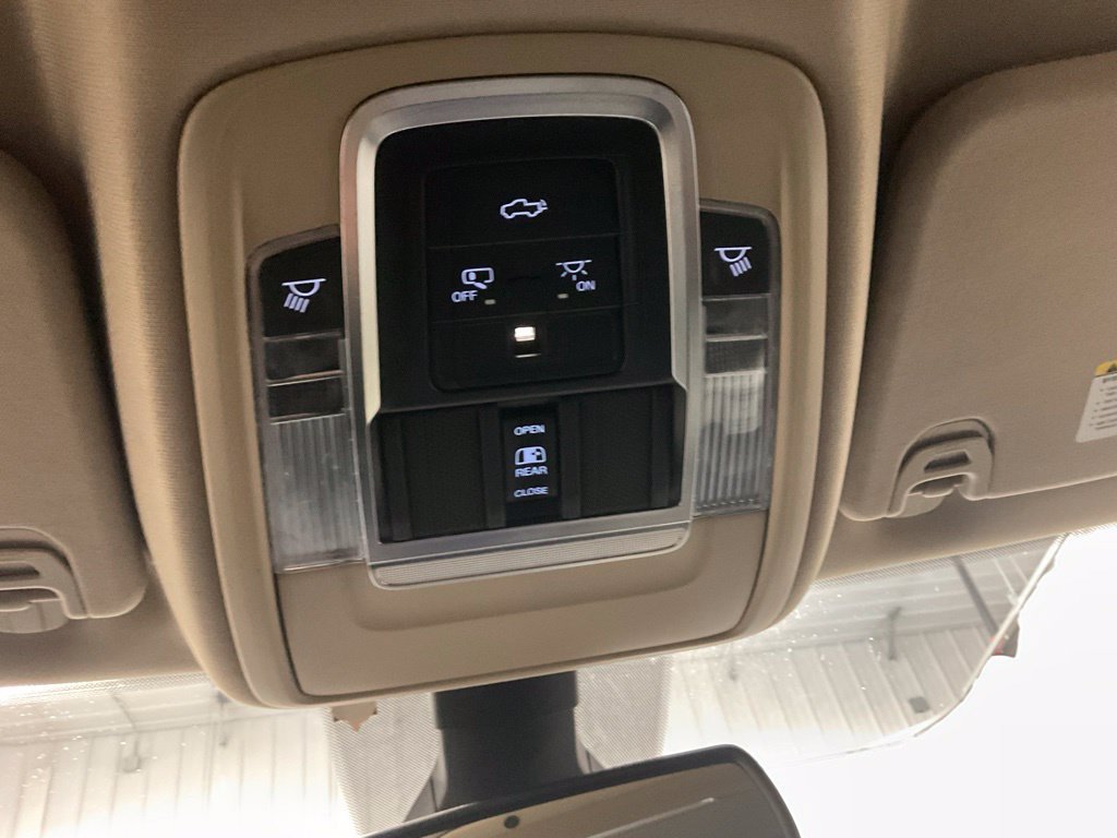 Used 2019 RAM 1500 Laramie AWD/4WD image 29