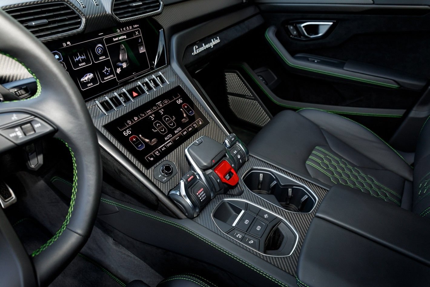 Used 2023 Lamborghini Urus Performante AWD/4WD image 52