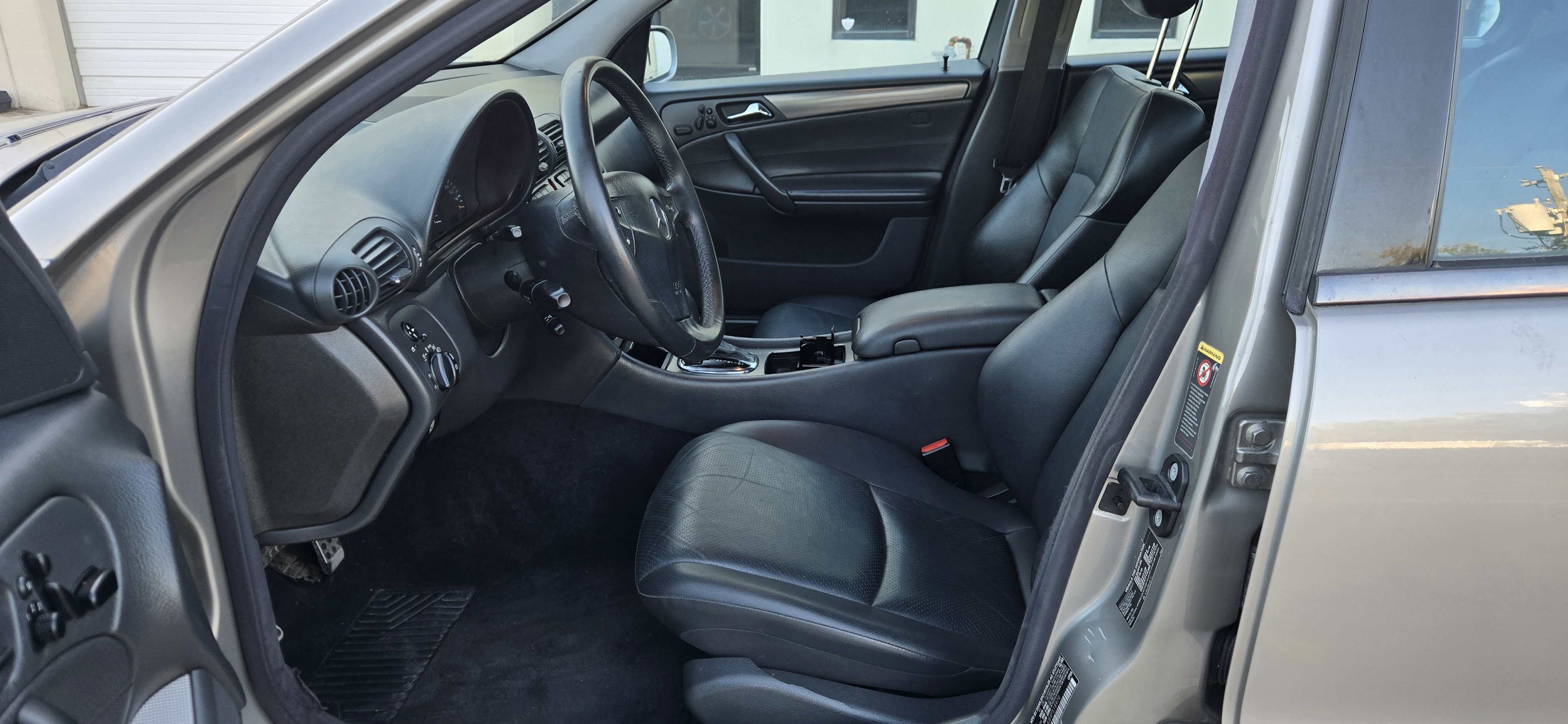 Used 2004 Mercedes-Benz C 320 Sedan image 15