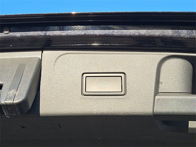 Used 2022 Volkswagen Atlas SEL Premium image 8