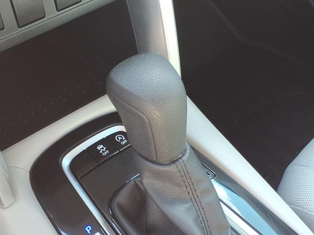 Used 2022 Toyota Corolla Cross L FWD image 22
