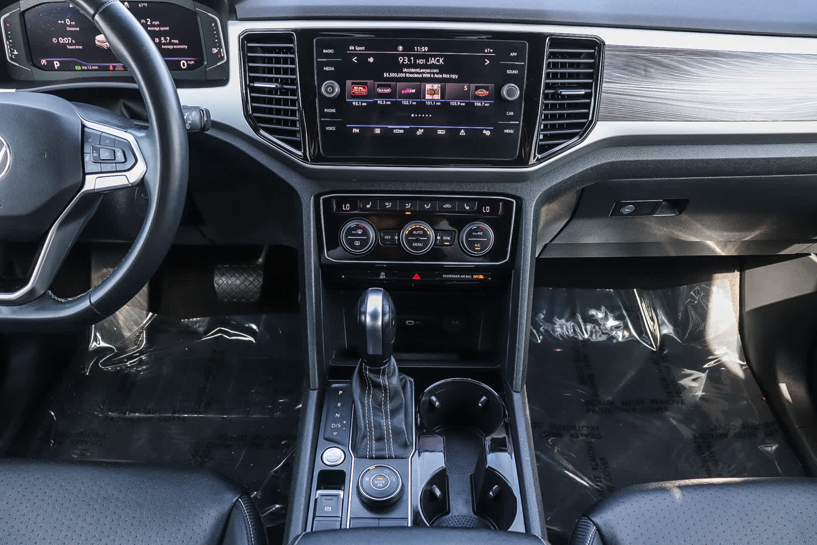 Used 2022 Volkswagen Atlas Cross Sport SE image 12