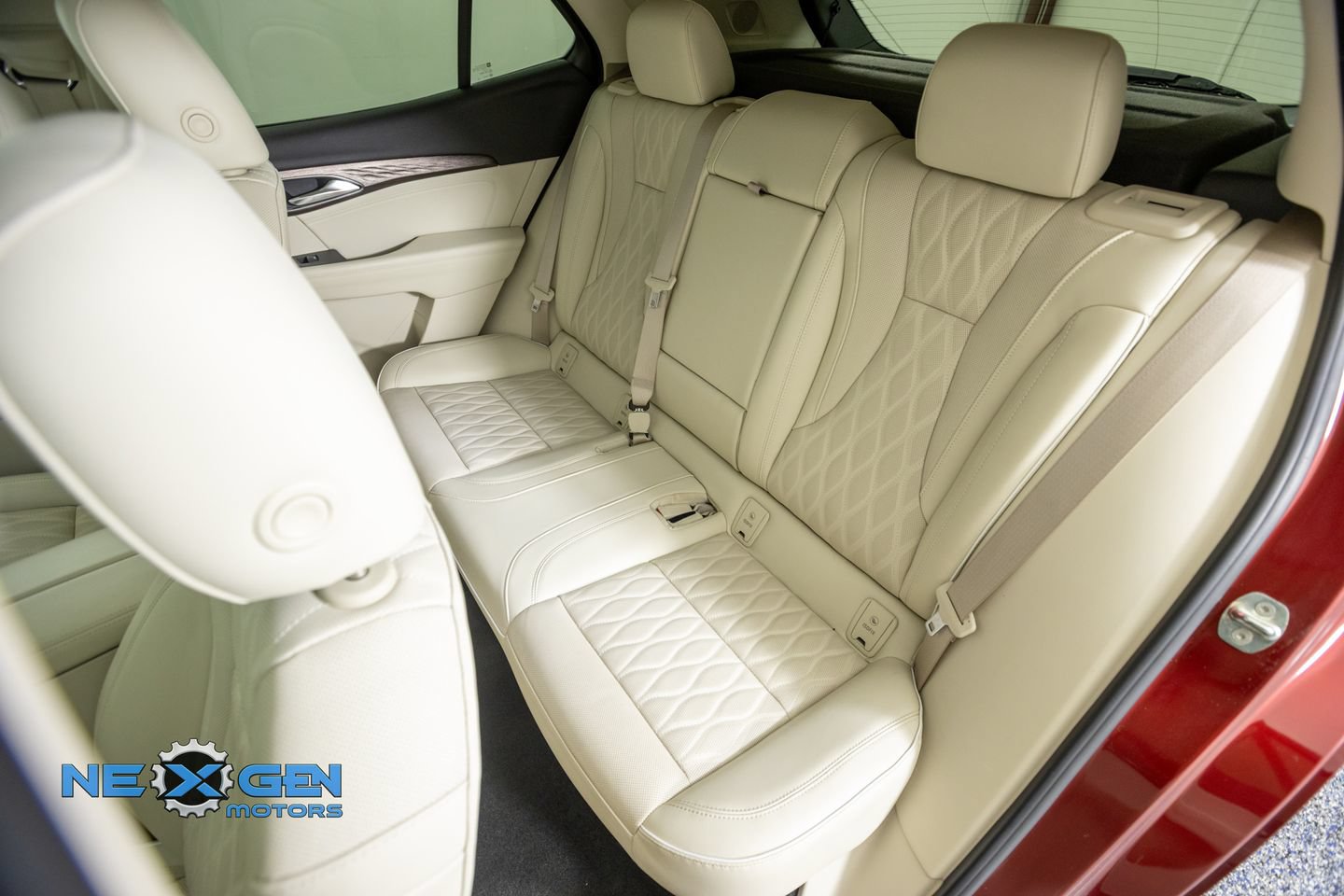 Used 2022 Buick Envision Avenir w/ Technology Package II FWD image 35
