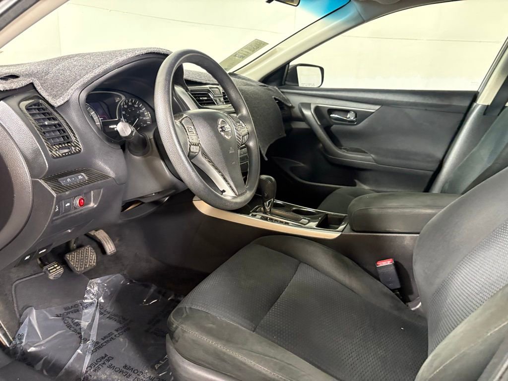 Used 2015 Nissan Altima 2.5 S w/ Sport Value Package image 22