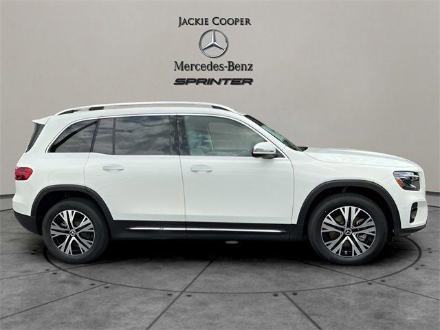 New 2025 Mercedes-Benz GLB 250 image 8