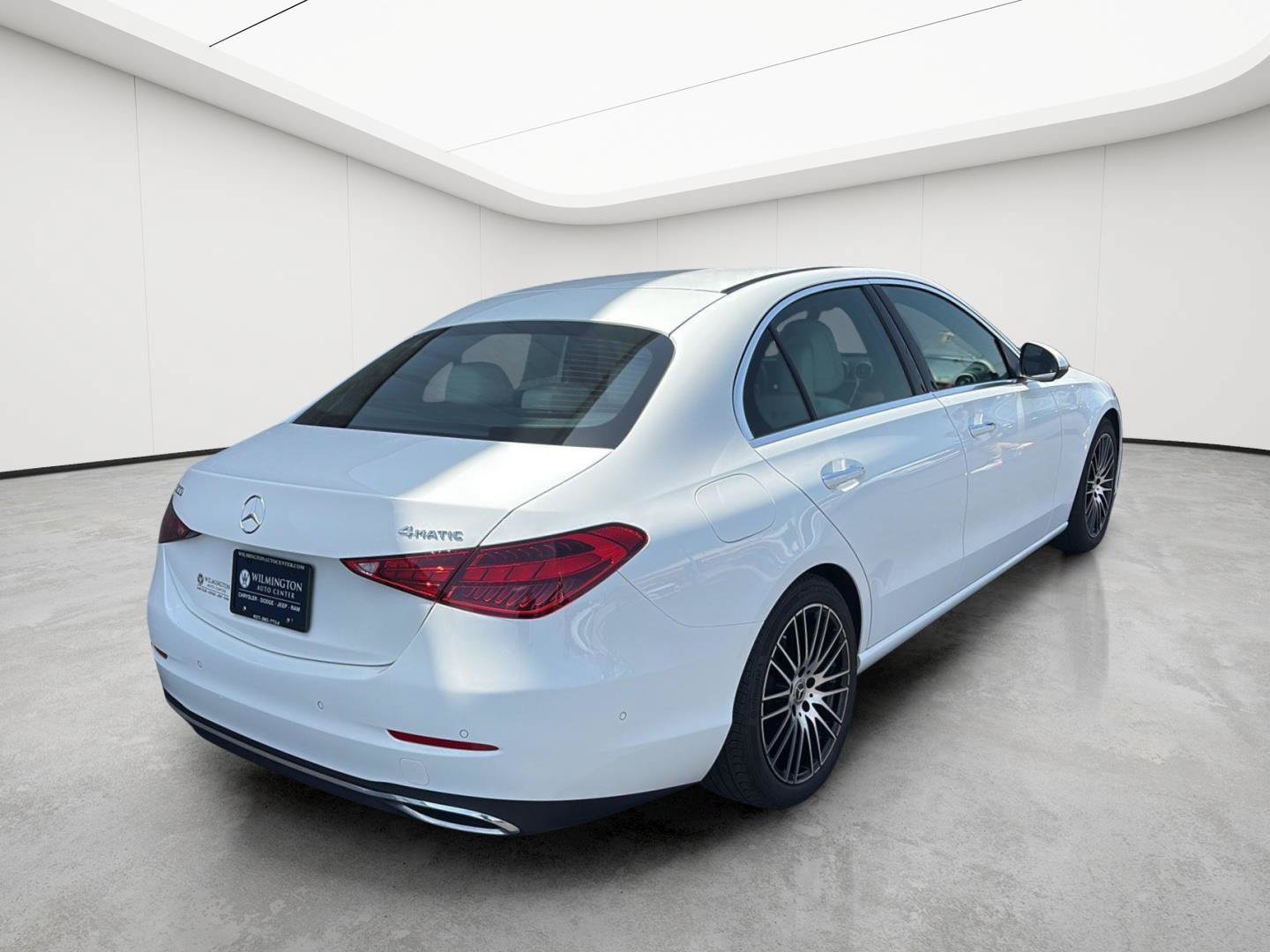 Used 2025 Mercedes-Benz C 300 4MATIC Sedan image 3