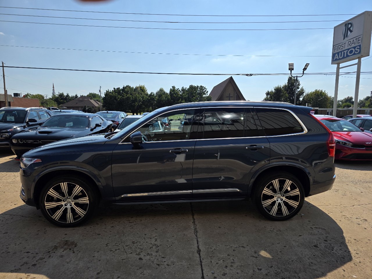 Used 2021 Volvo XC90 T8 Inscription w/ Lounge Package image 4