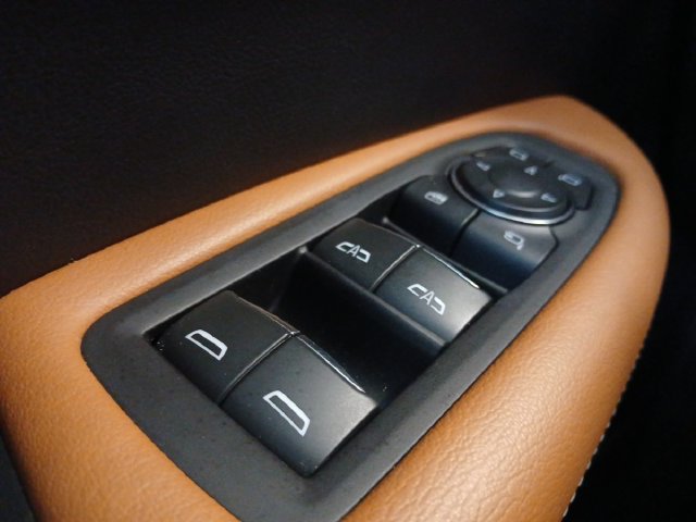 Used 2024 Cadillac XT5 Premium Luxury w/ Technology Package FWD image 6