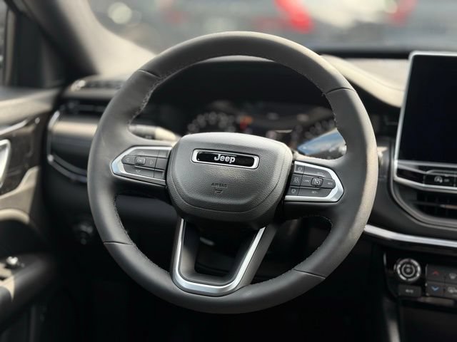 New 2025 Jeep Compass Limited w/ Sun & Sound Group AWD/4WD image 17