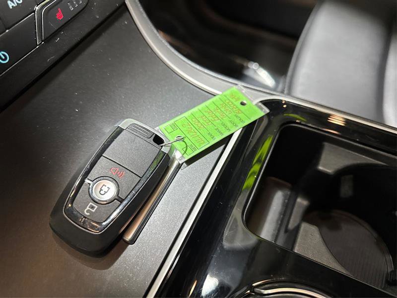 Used 2020 Ford Edge SEL image 26