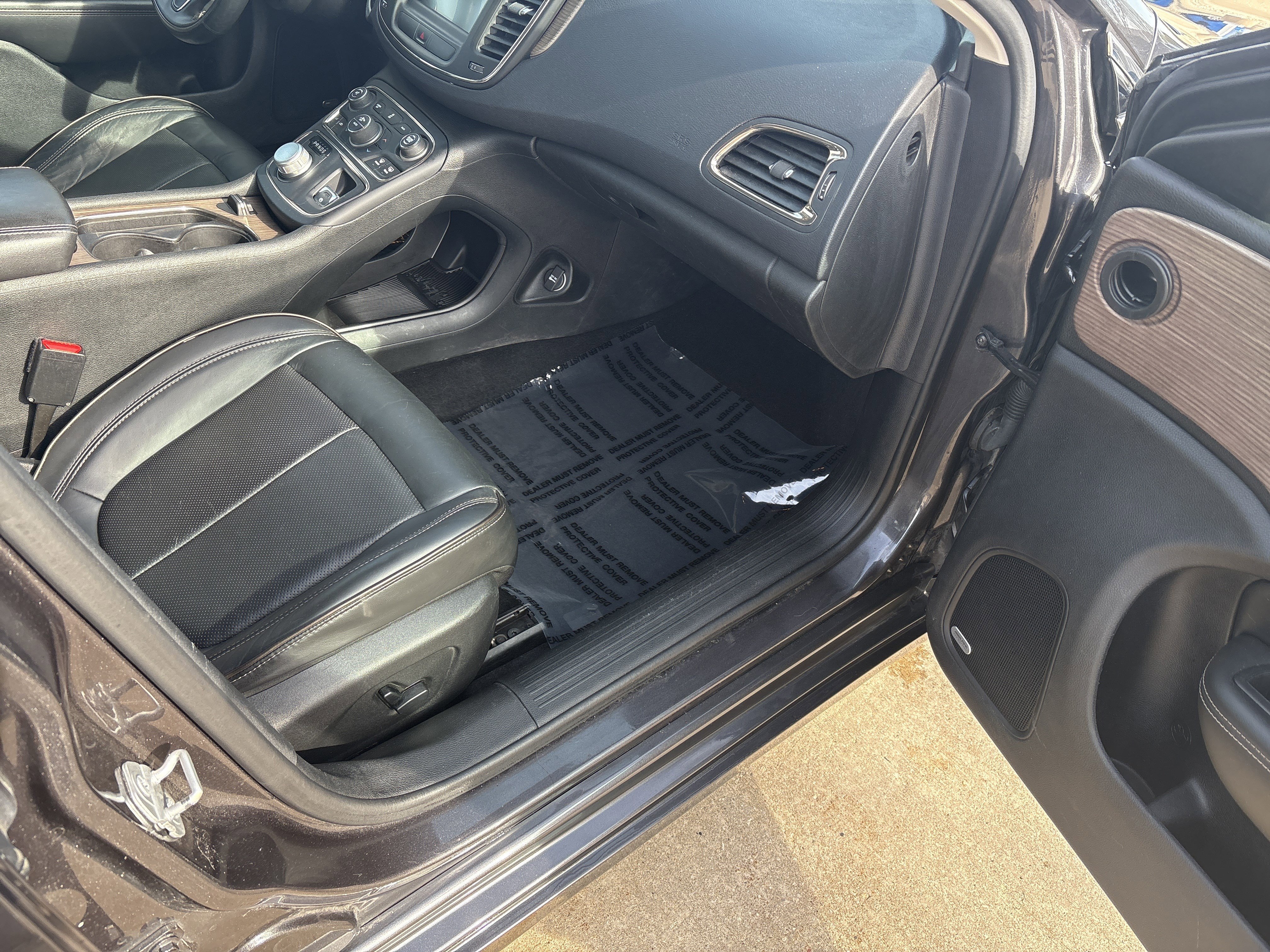 Used 2015 Chrysler 200 C w/ Navigation & Sound Group I image 19