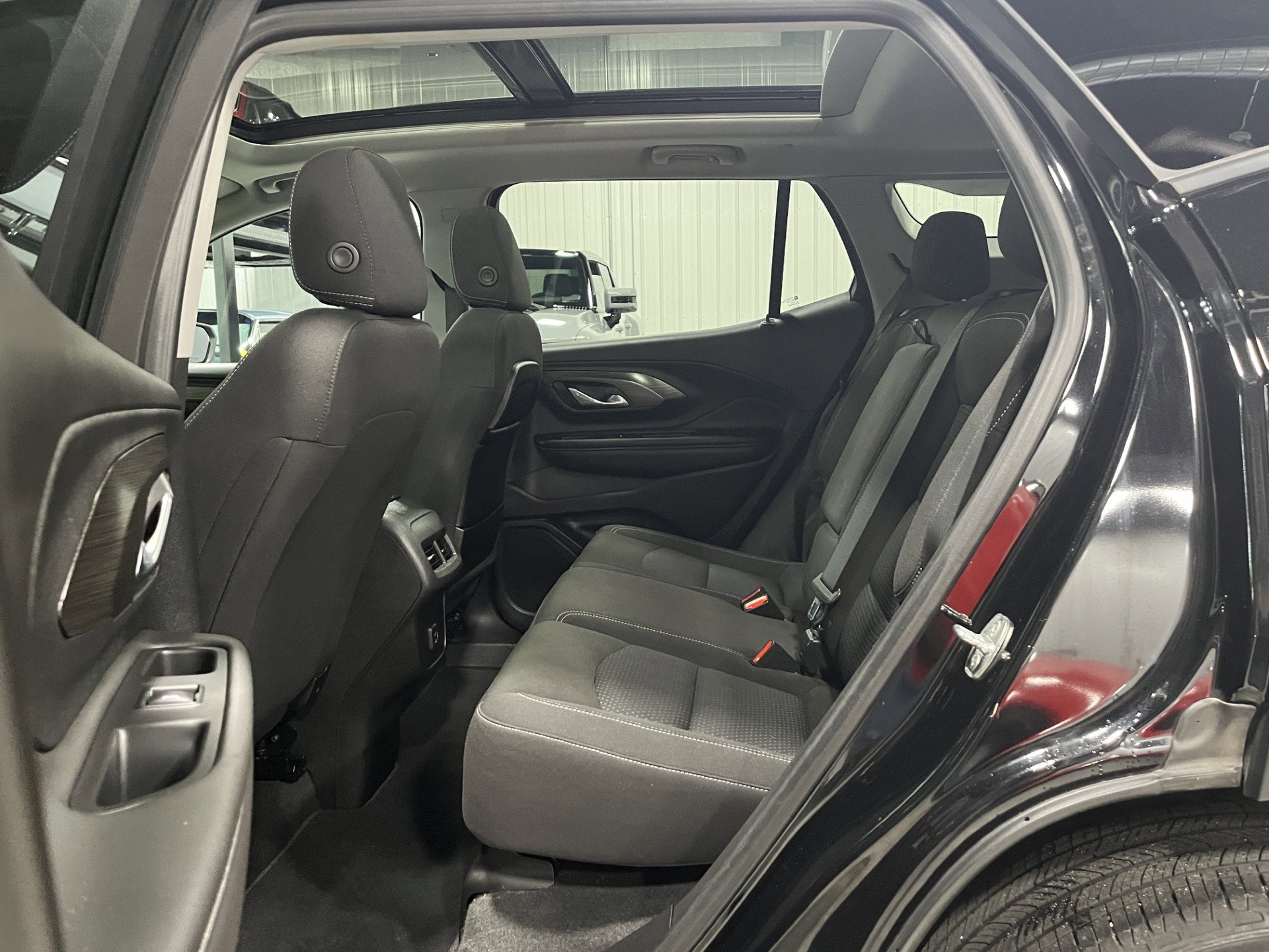 Used 2022 GMC Terrain SLE w/ Driver Convenience Package image 10