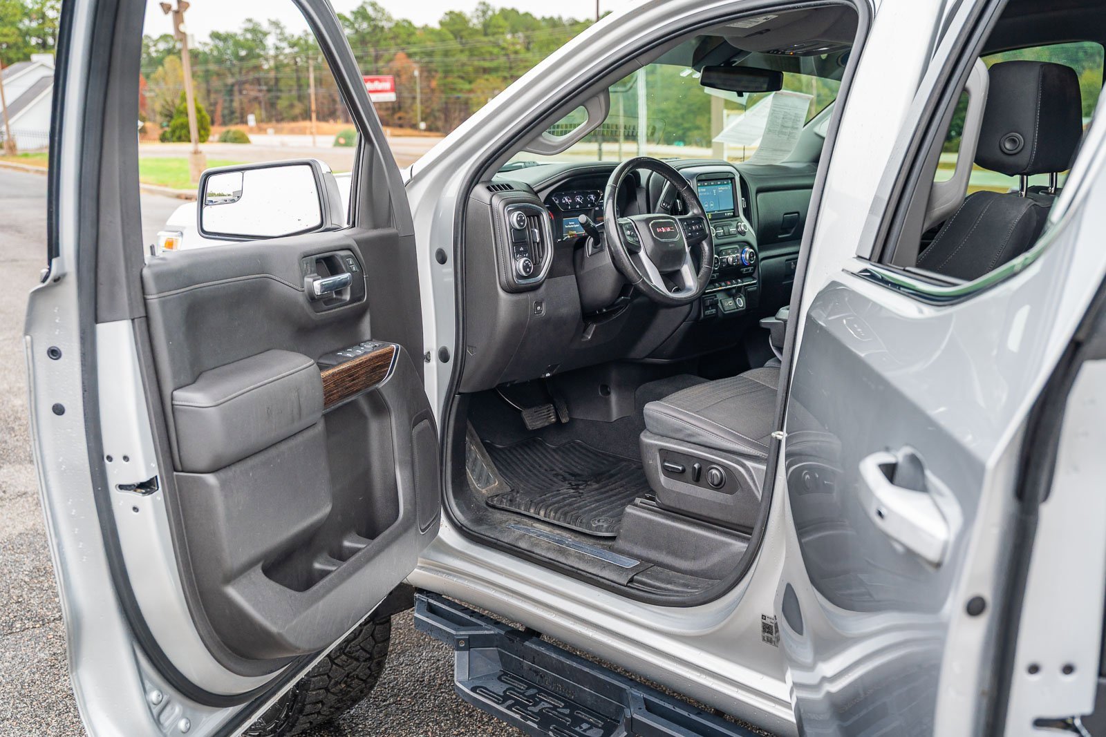 Used 2019 GMC Sierra 1500 SLE w/ SLE Value Package image 17
