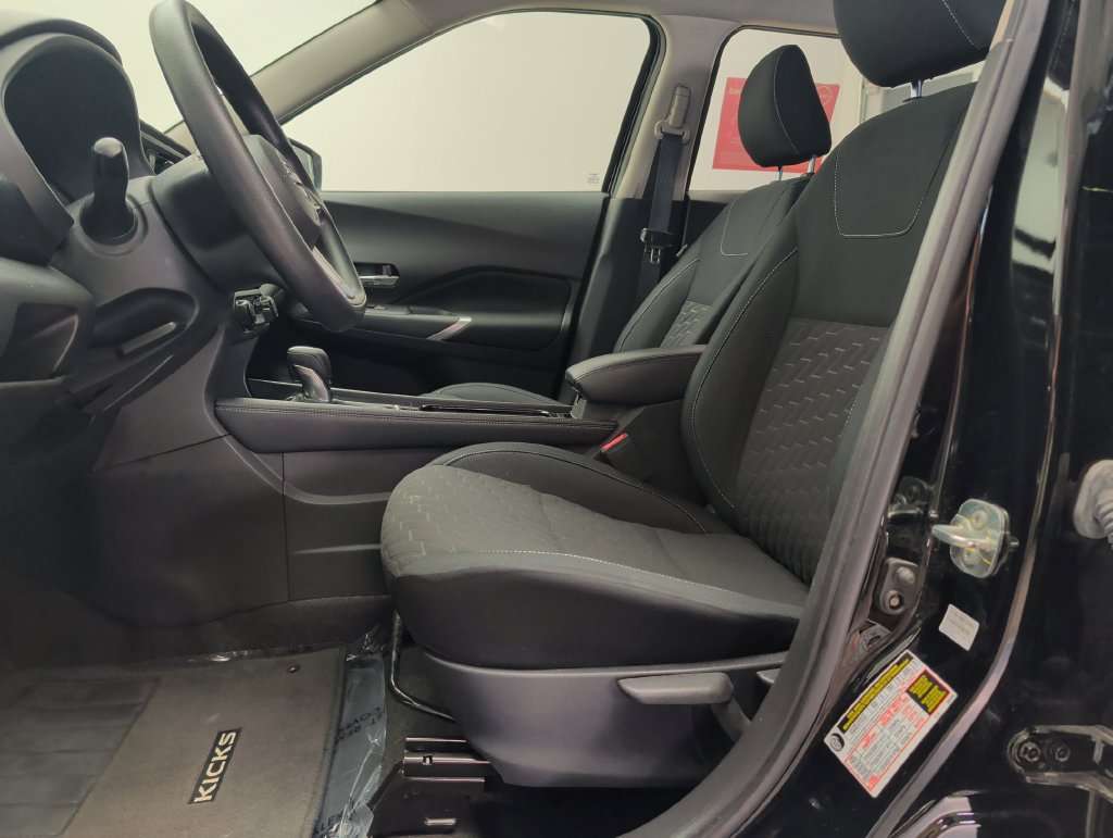 Used 2022 Nissan Kicks SV FWD image 11