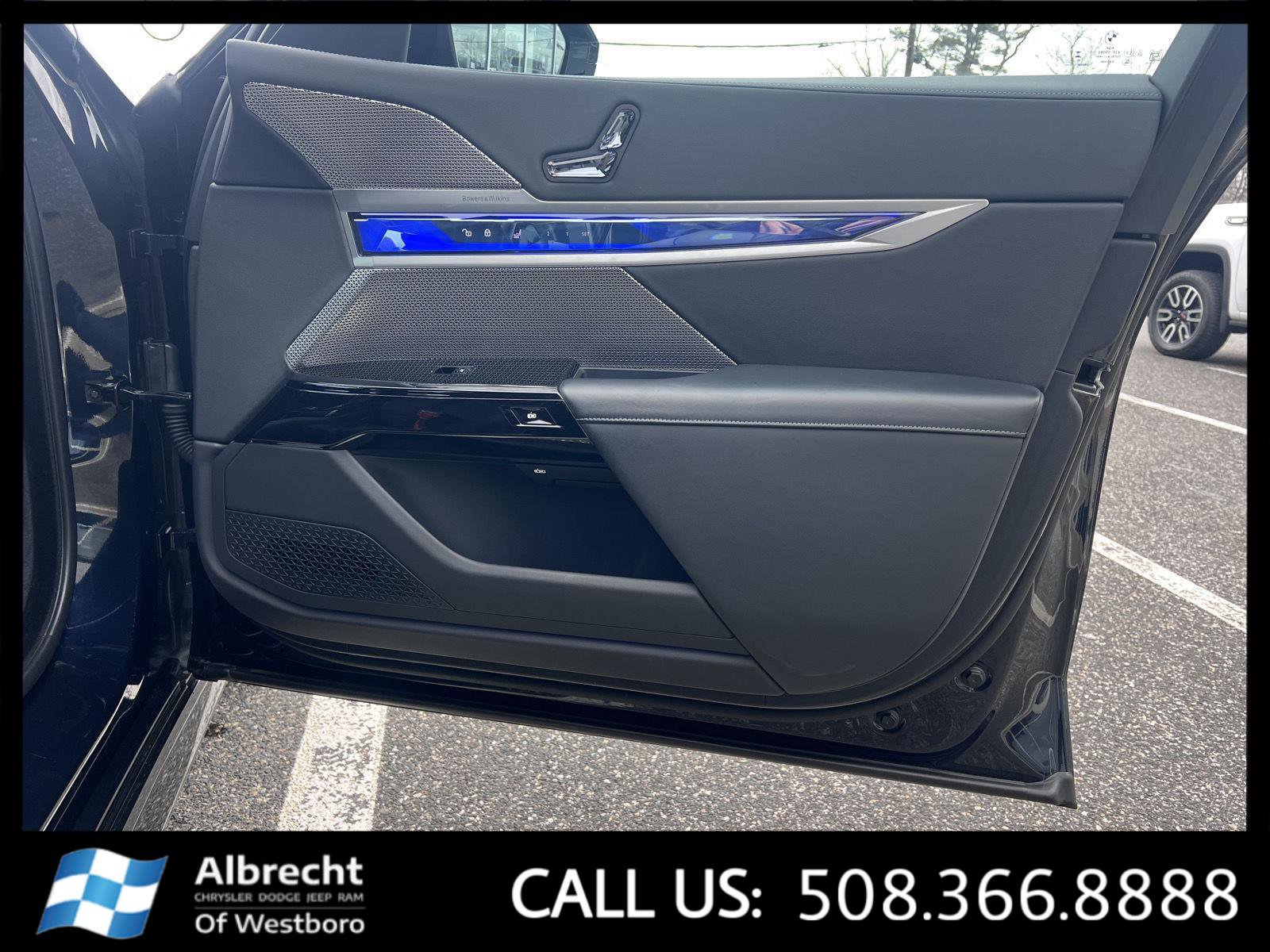 Used 2024 BMW 740i xDrive image 24