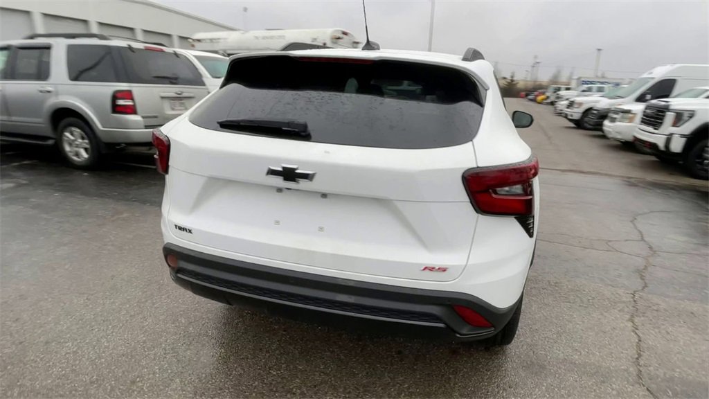 New 2026 Chevrolet Trax RS w/ Sunroof Package image 9