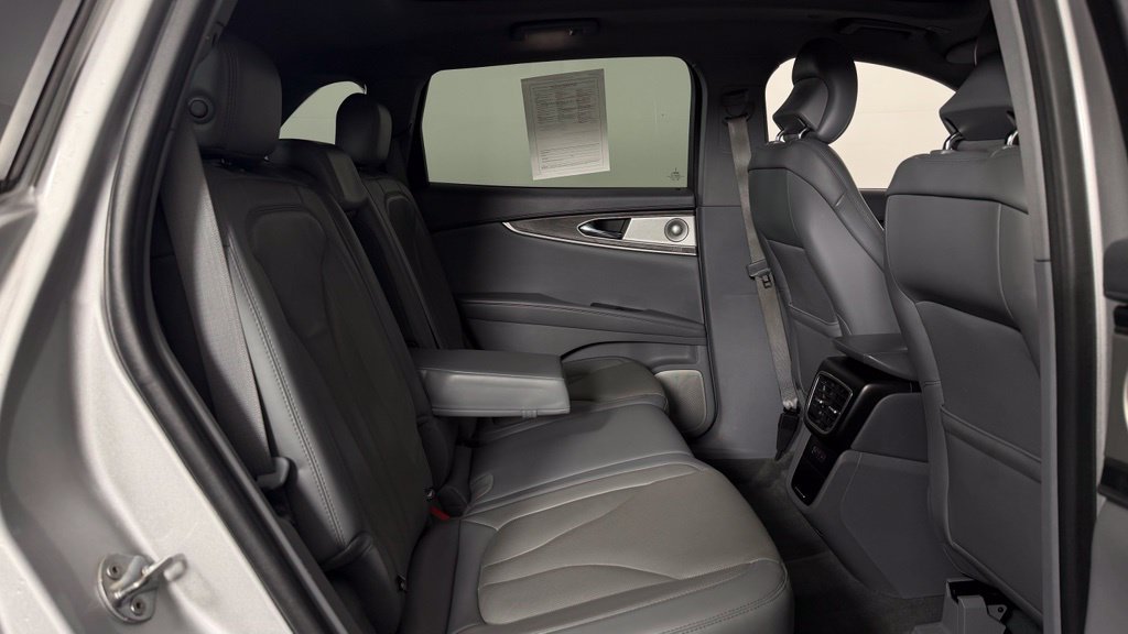 Used 2019 Lincoln Nautilus Reserve w/ Ultimate Package AWD/4WD image 32