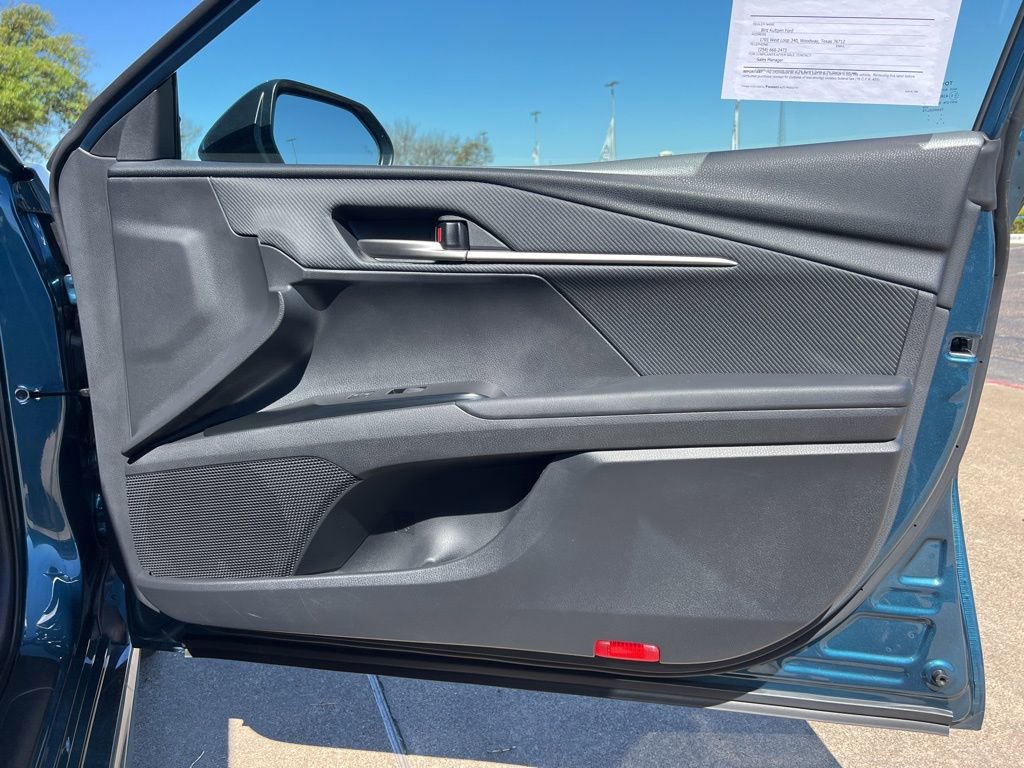 Used 2025 Toyota Camry SE image 12