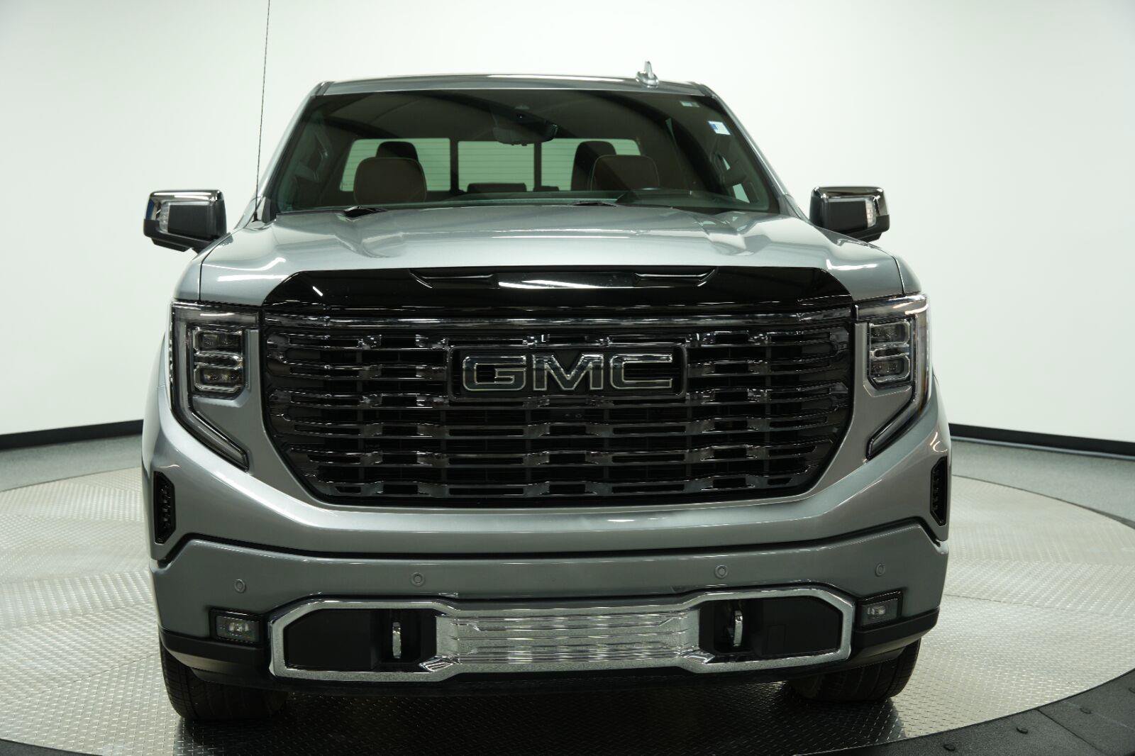 Certified 2025 GMC Sierra 1500 Denali Ultimate AWD/4WD image 3