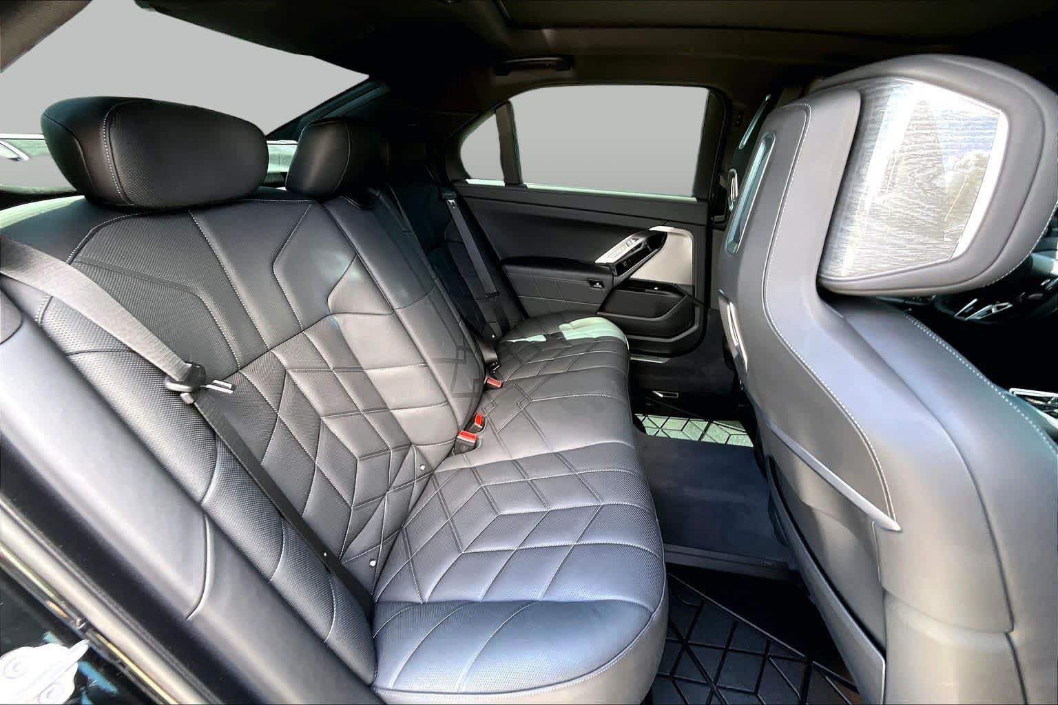 Used 2024 BMW 760i xDrive AWD/4WD image 19