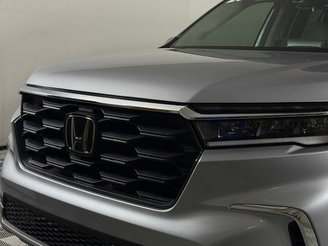 Used 2025 Honda Pilot EX-L image 13