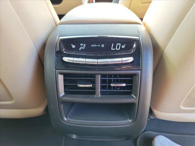 Used 2017 Cadillac XT5 Luxury w/ Driver Awareness Package FWD image 18