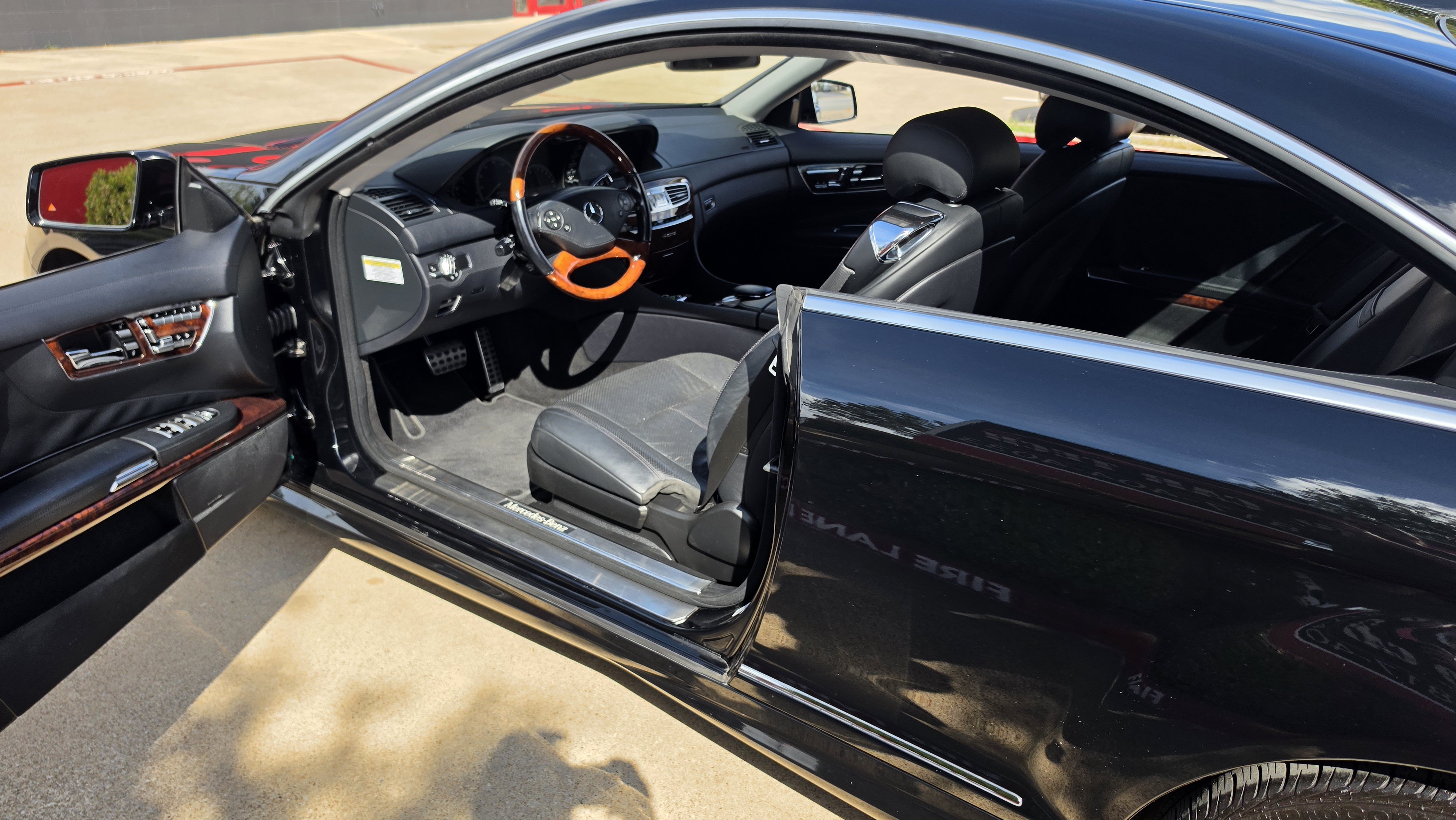Used 2012 Mercedes-Benz CL 550 4MATIC w/ Sport Pkg image 21