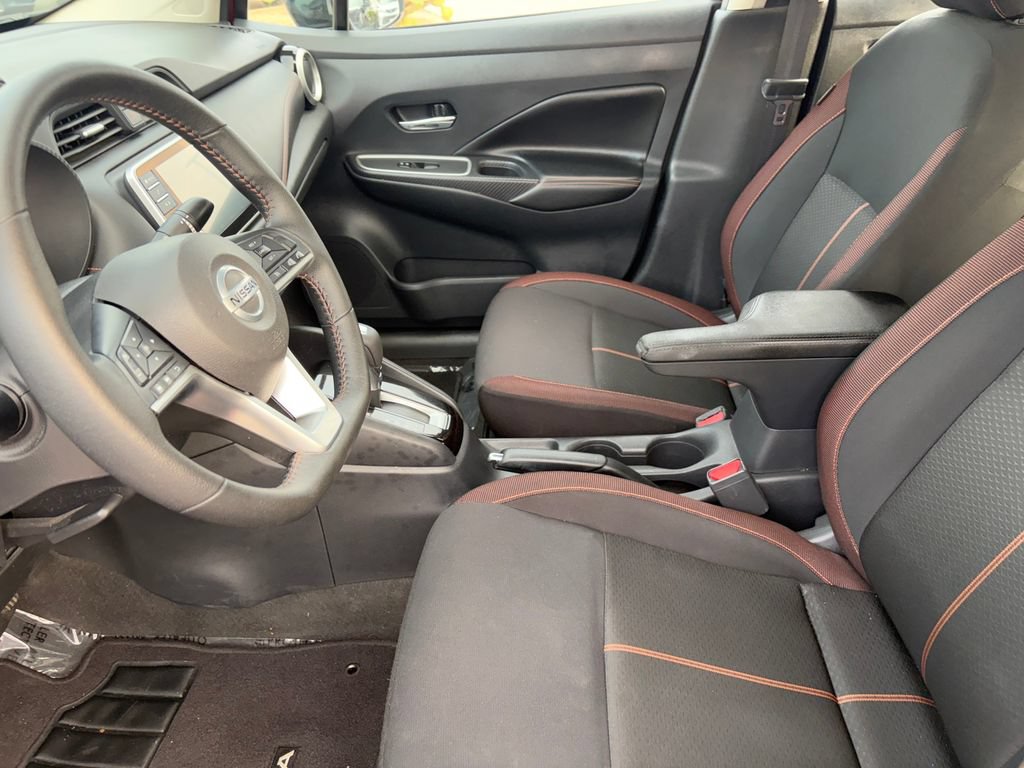 Used 2021 Nissan Versa SR FWD image 9