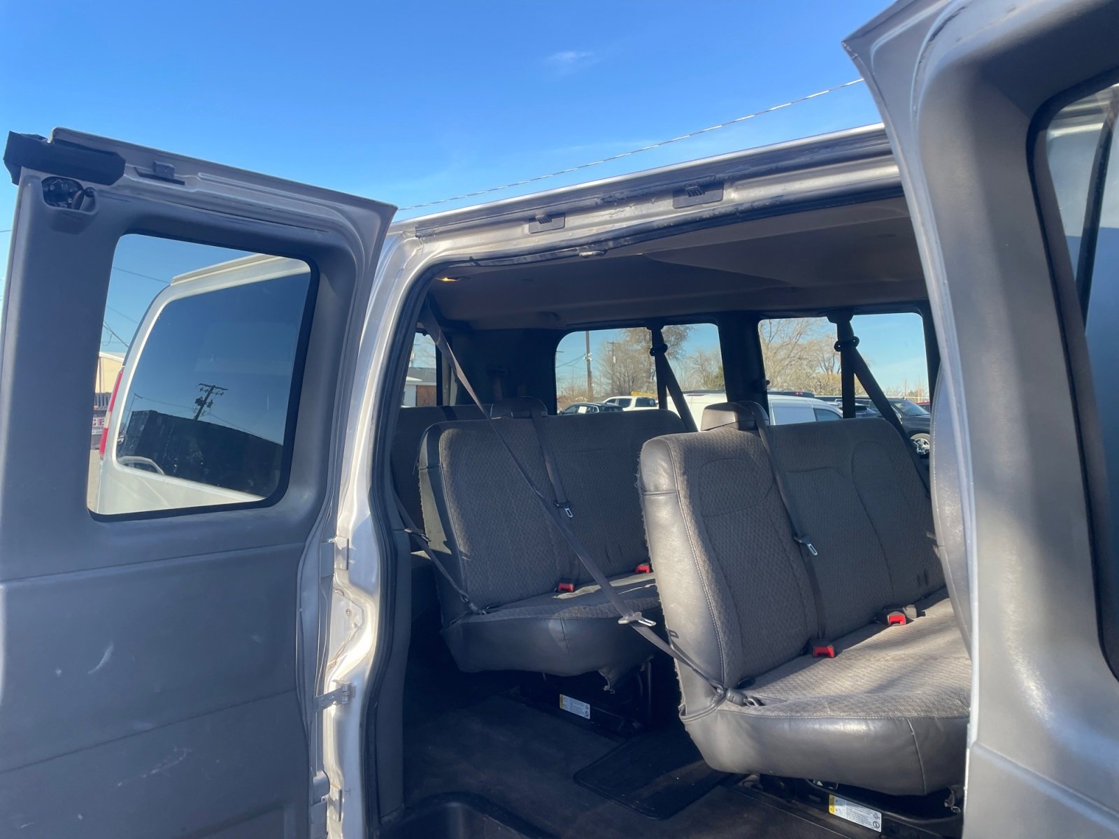 Used 2011 Chevrolet Express 2500 LS image 26