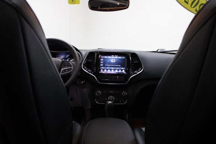Used 2022 Jeep Cherokee Limited image 31
