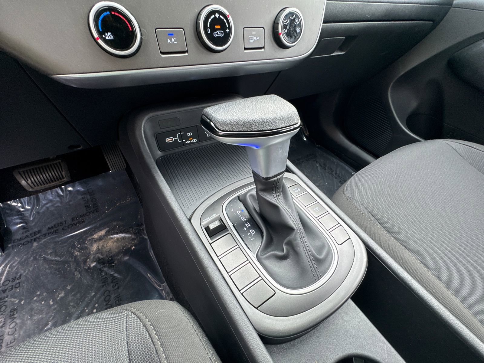 Used 2025 Hyundai Kona SE image 30