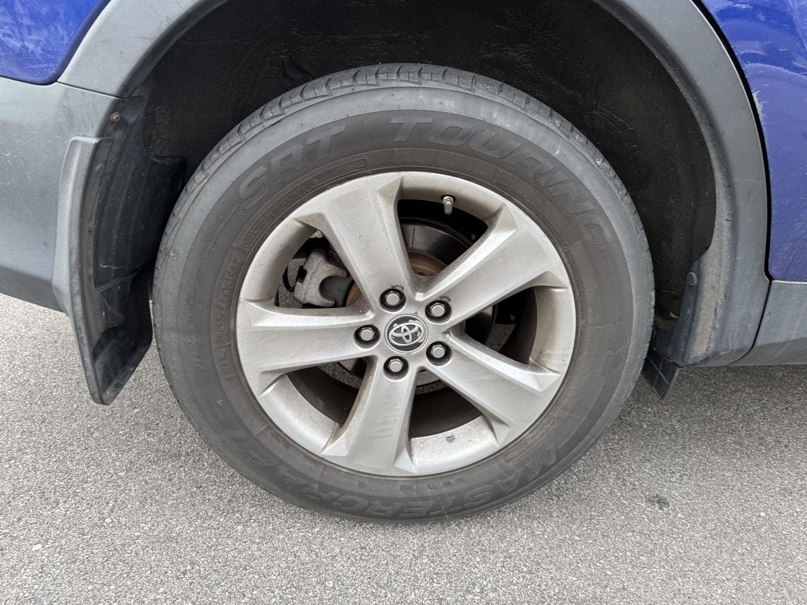 Used 2015 Toyota RAV4 XLE AWD/4WD image 13