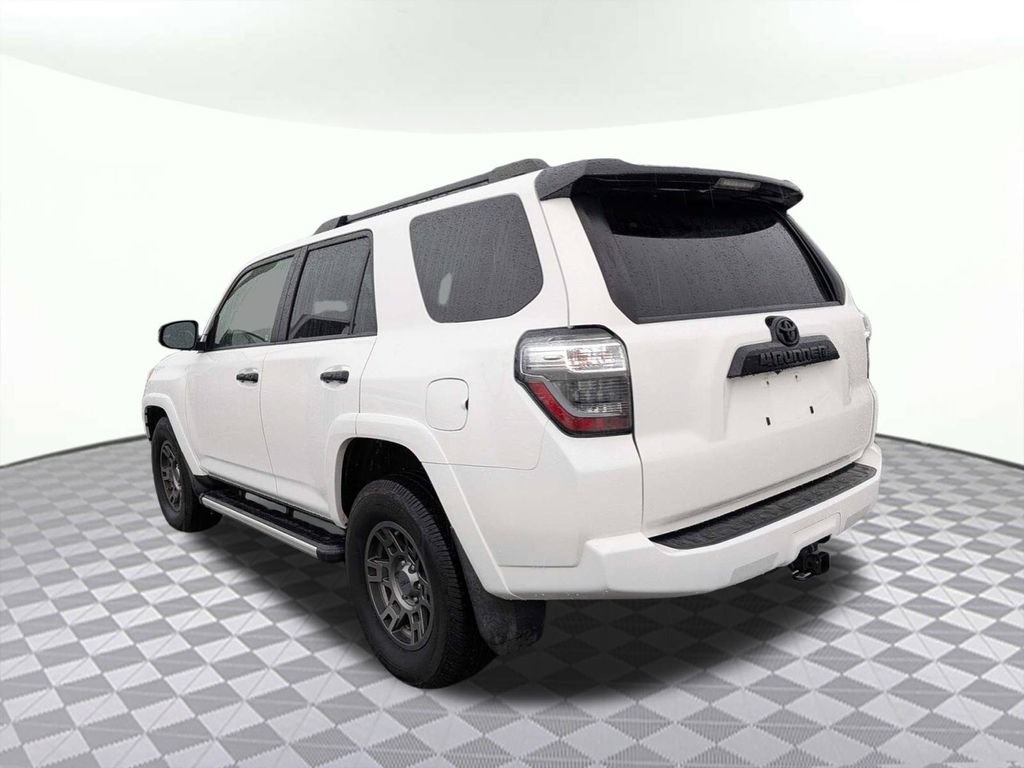 Used 2020 Toyota 4Runner Venture w/ Moonroof Package AWD/4WD image 5