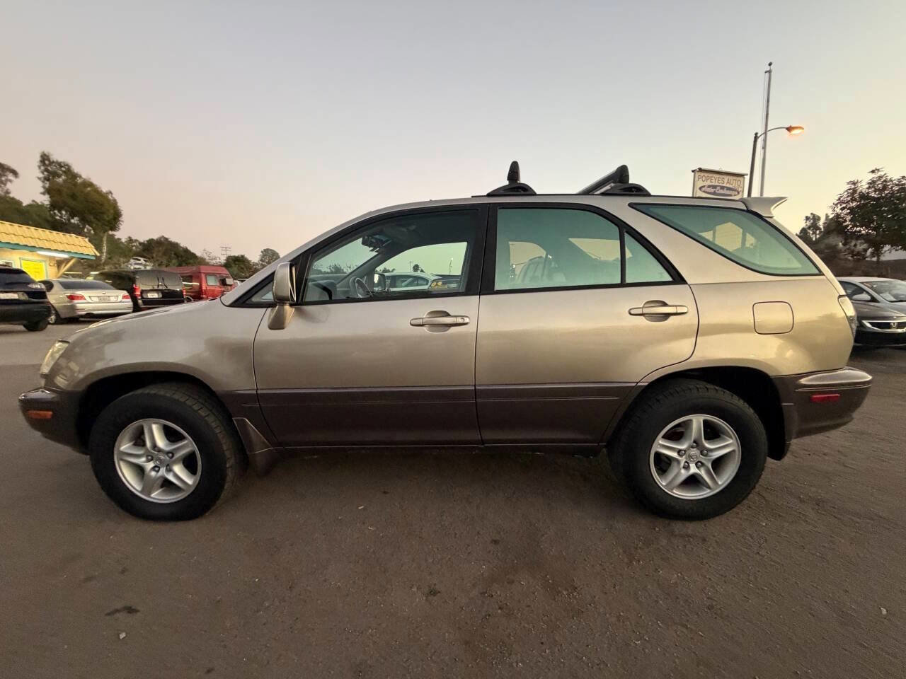 Used 2001 Lexus RX 300 Base 2WD 4dr SUV image 4