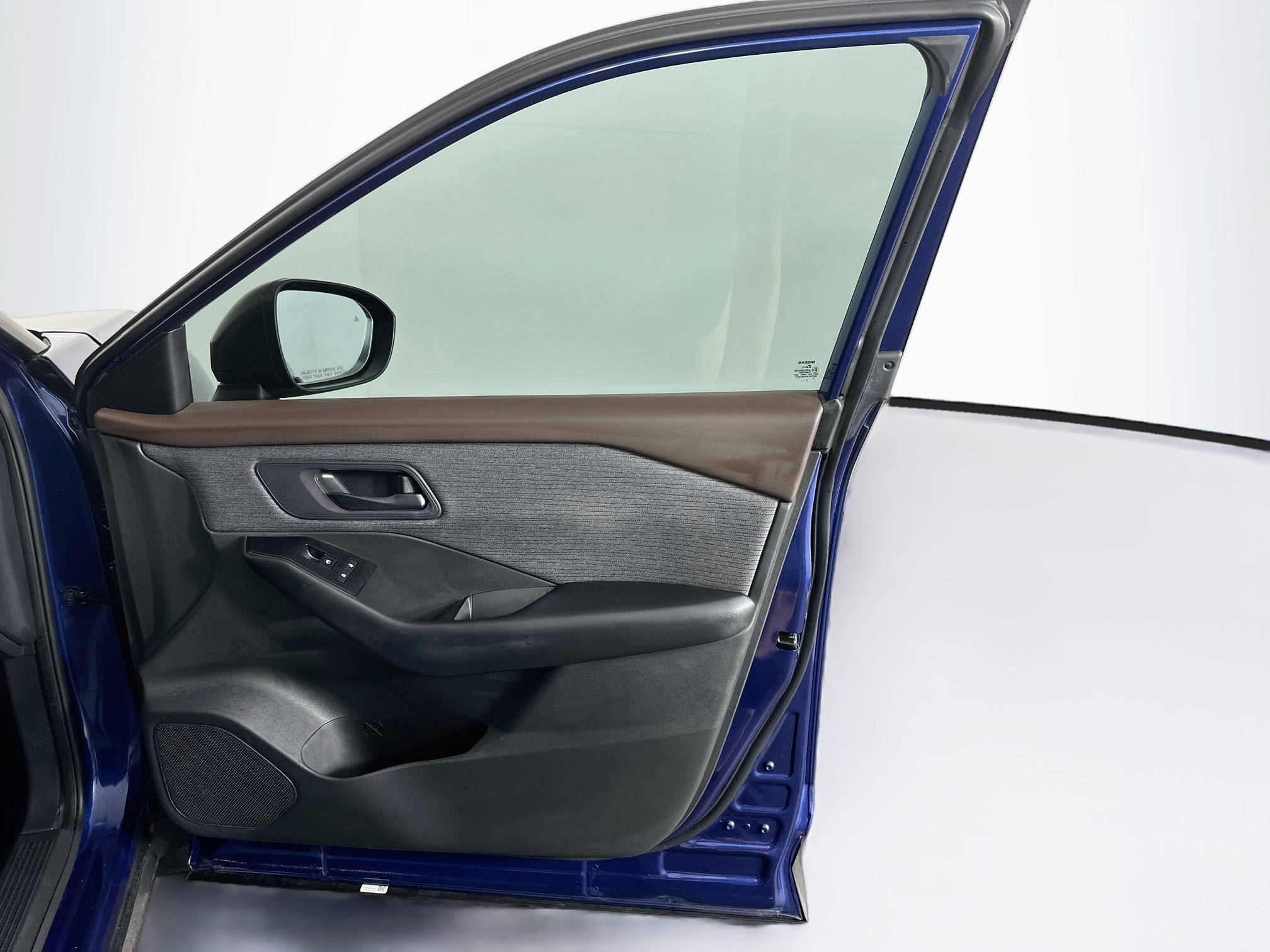 Used 2023 Nissan Rogue S FWD image 31