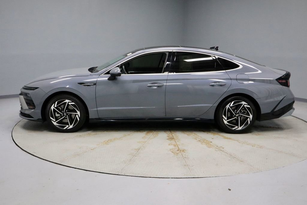 Certified 2024 Hyundai Sonata SEL w/ Convenience Package image 9