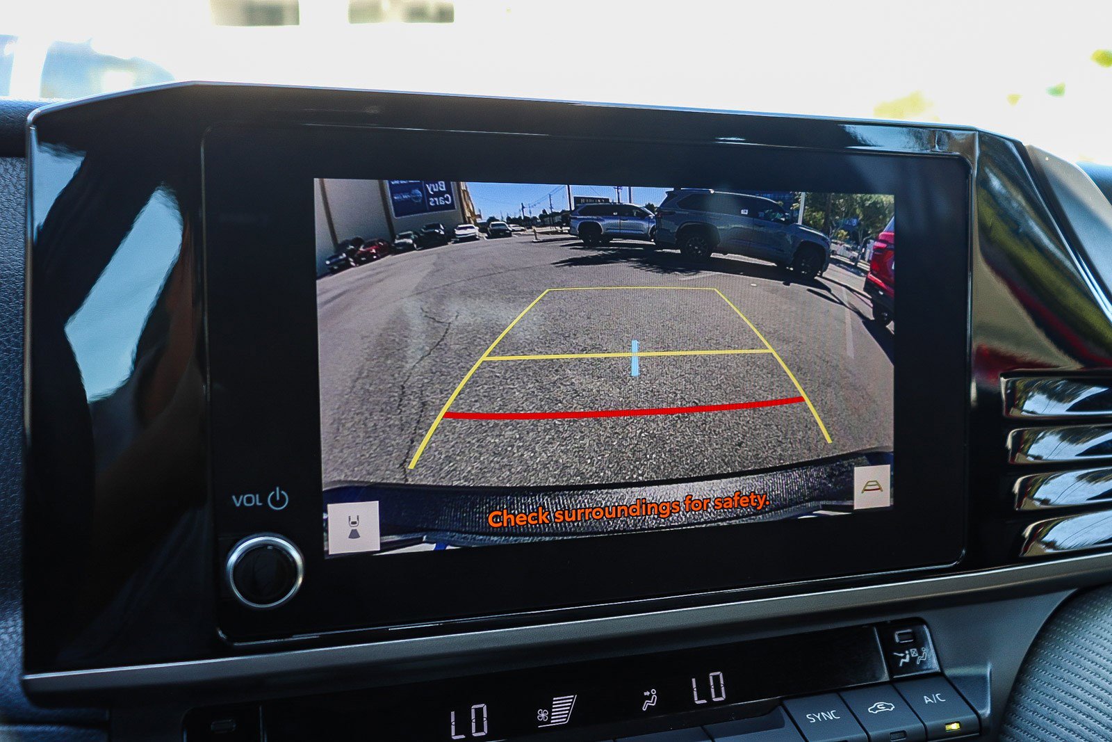 Used 2025 Toyota Camry SE w/ Convenience Package image 26