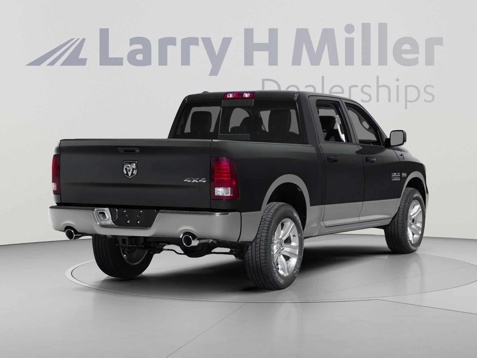 Used 2014 RAM 1500 Laramie w/ Convenience Group AWD/4WD image 4