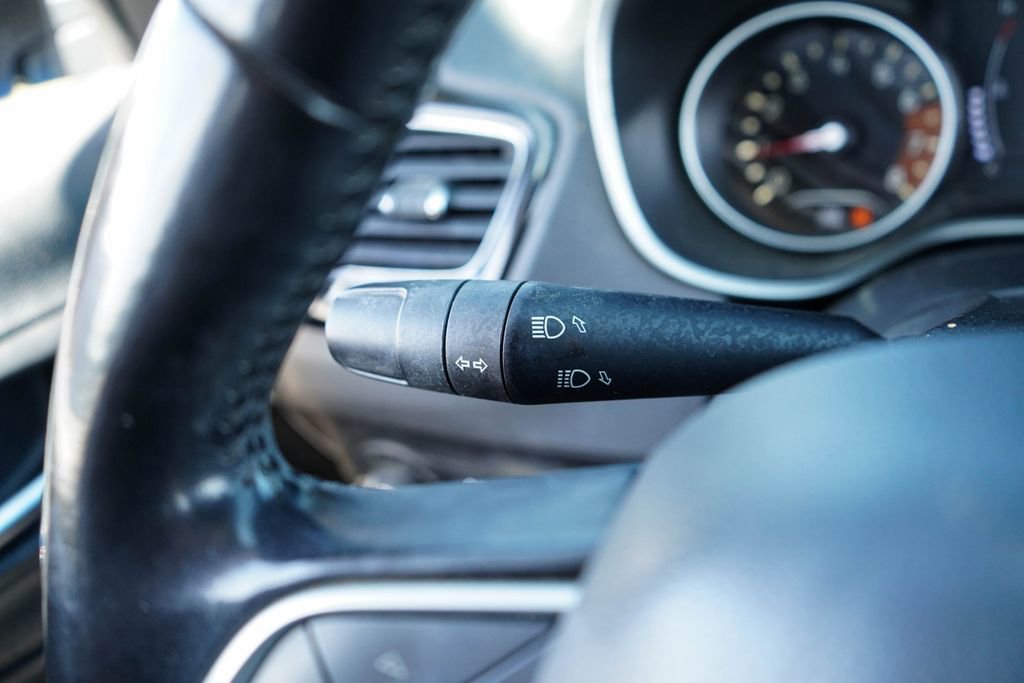 Used 2019 Jeep Compass Latitude FWD image 33