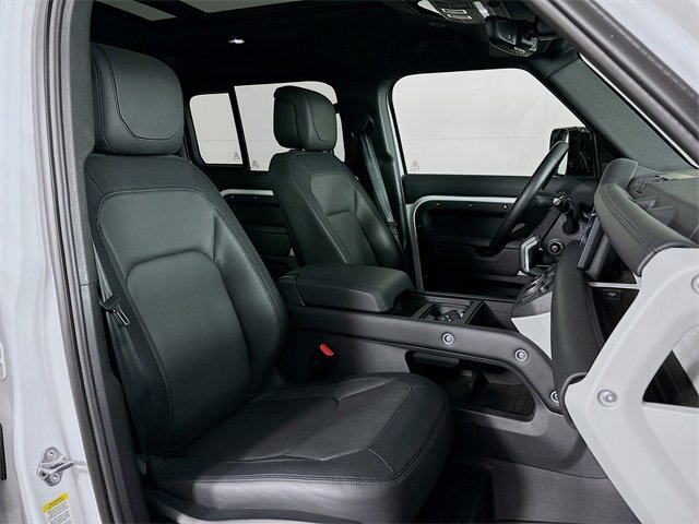 Used 2024 Land Rover Defender 110 X-Dynamic SE image 28