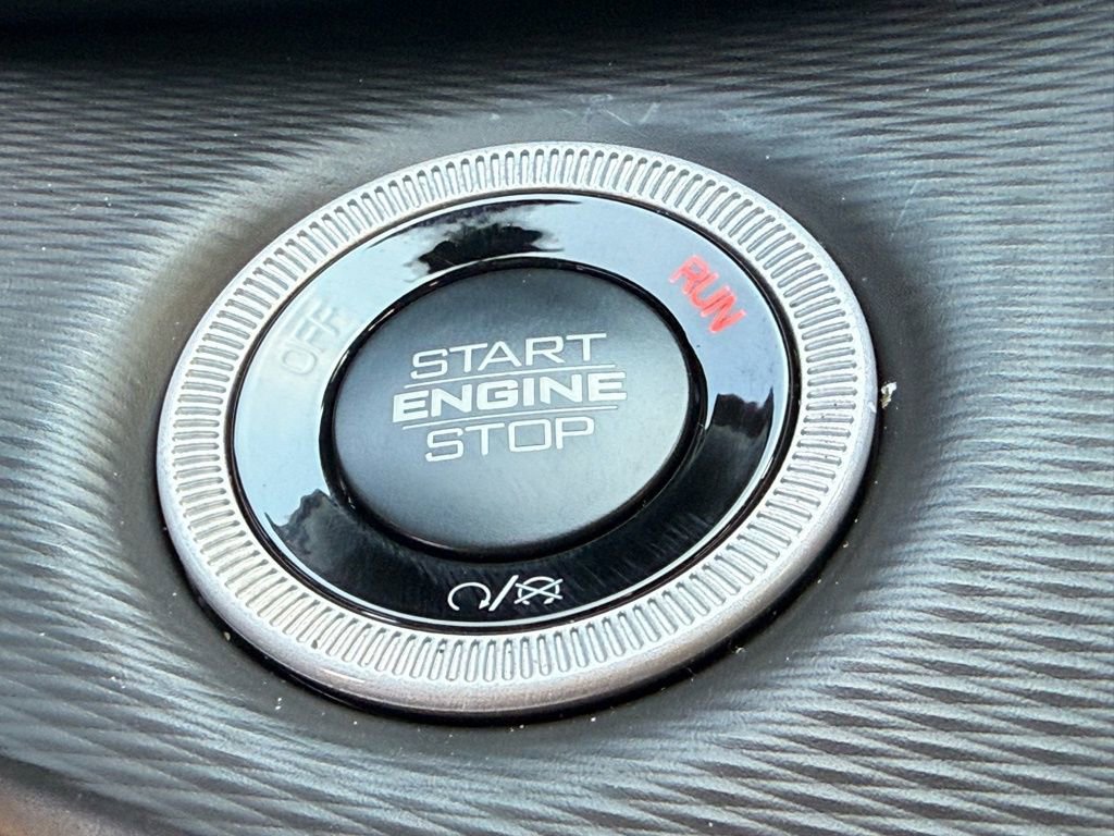 New 2026 Jeep Grand Cherokee L Laredo image 18