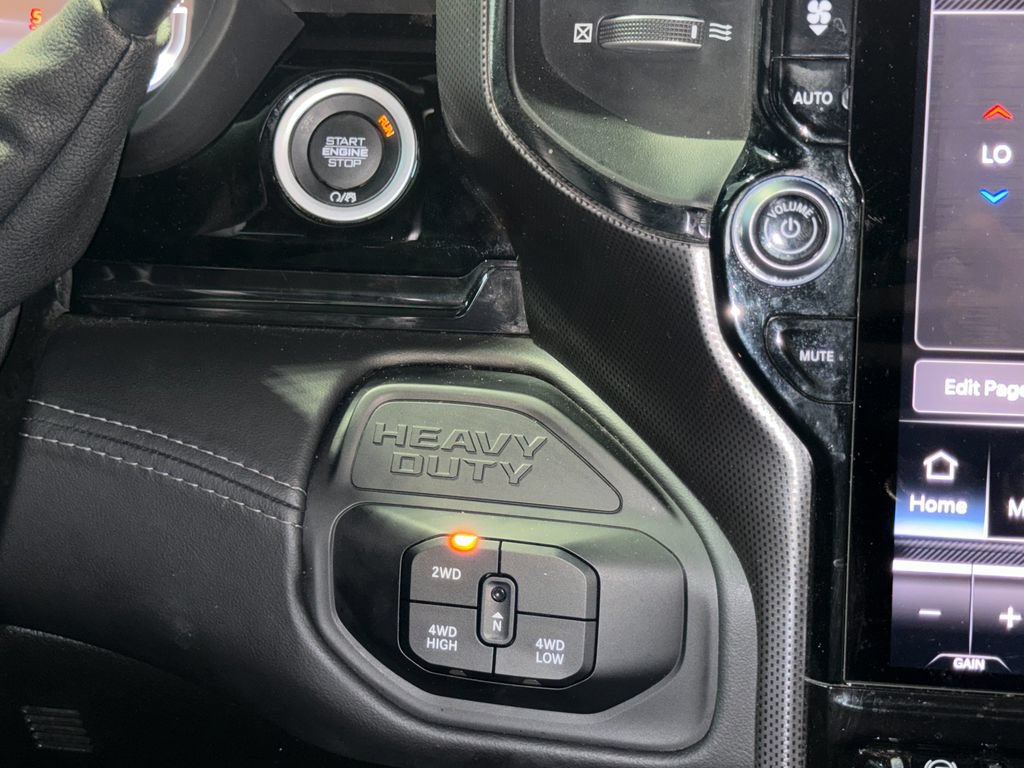 Used 2025 RAM 3500 Limited AWD/4WD image 23