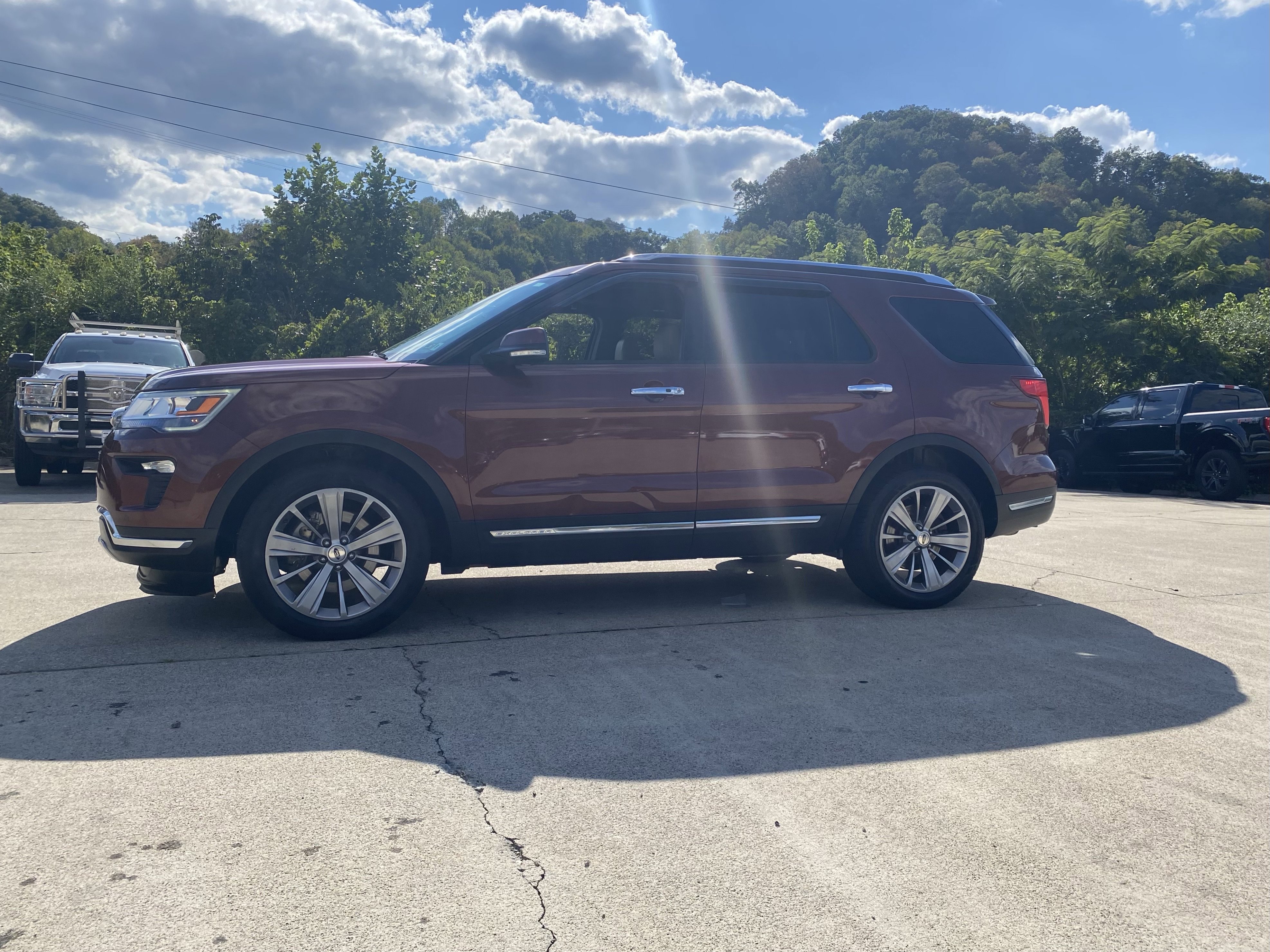 Used 2018 Ford Explorer Limited image 2