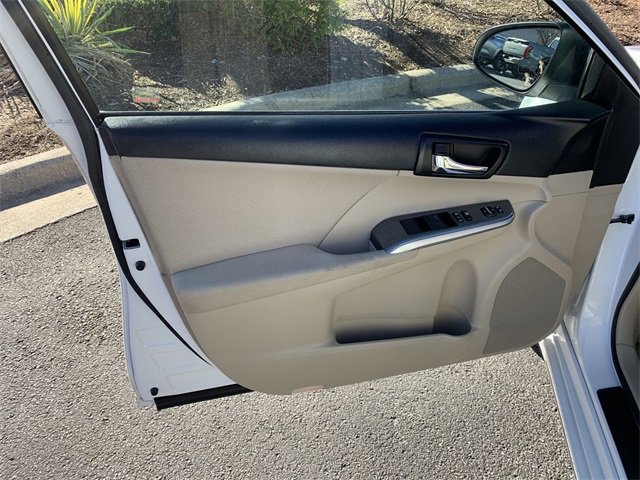 Used 2012 Toyota Camry XLE image 17