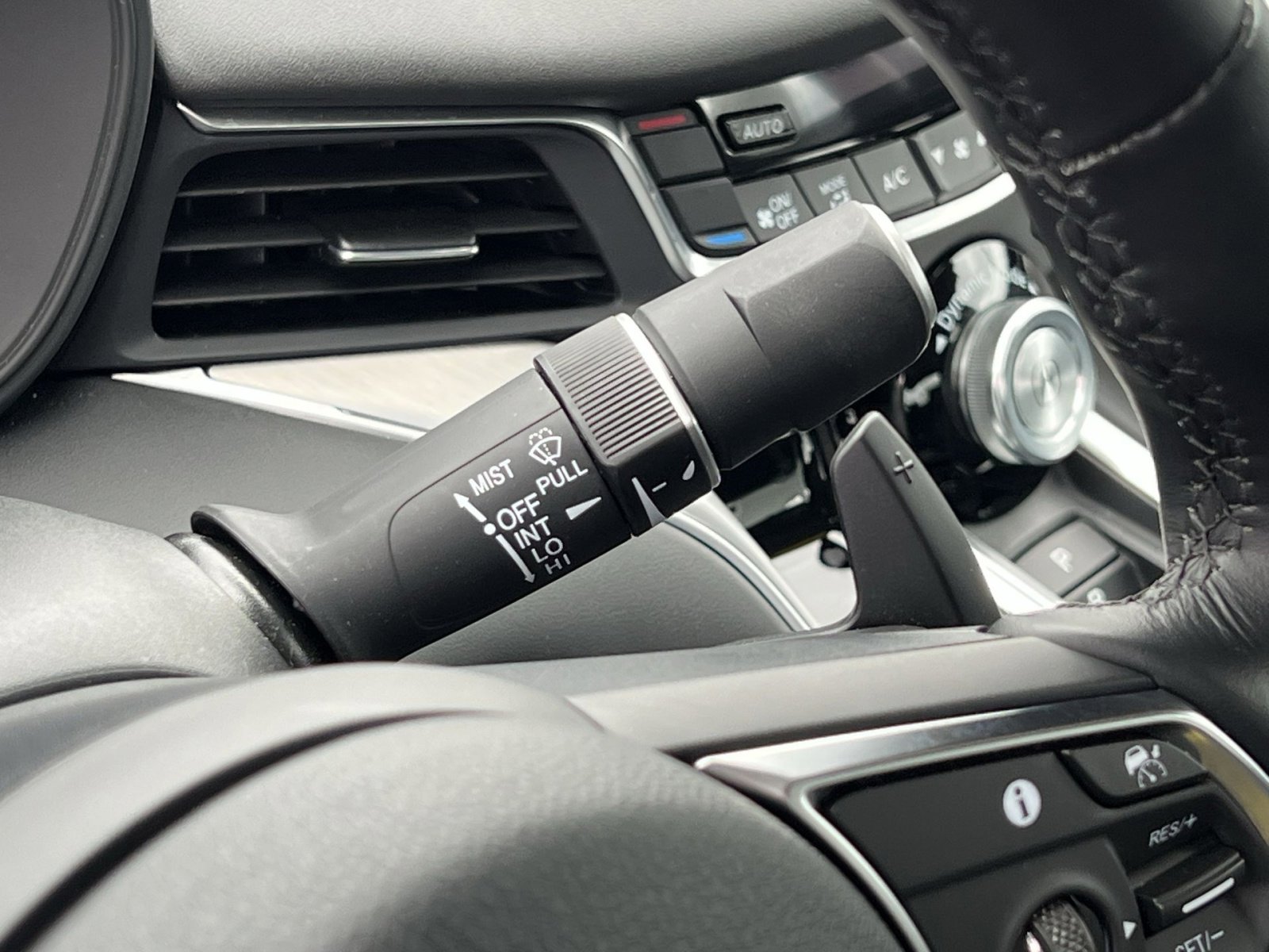 Certified 2025 Acura TLX w/ Technology Package image 31