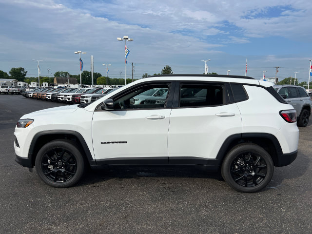 New 2026 Jeep Compass Latitude AWD/4WD image 4