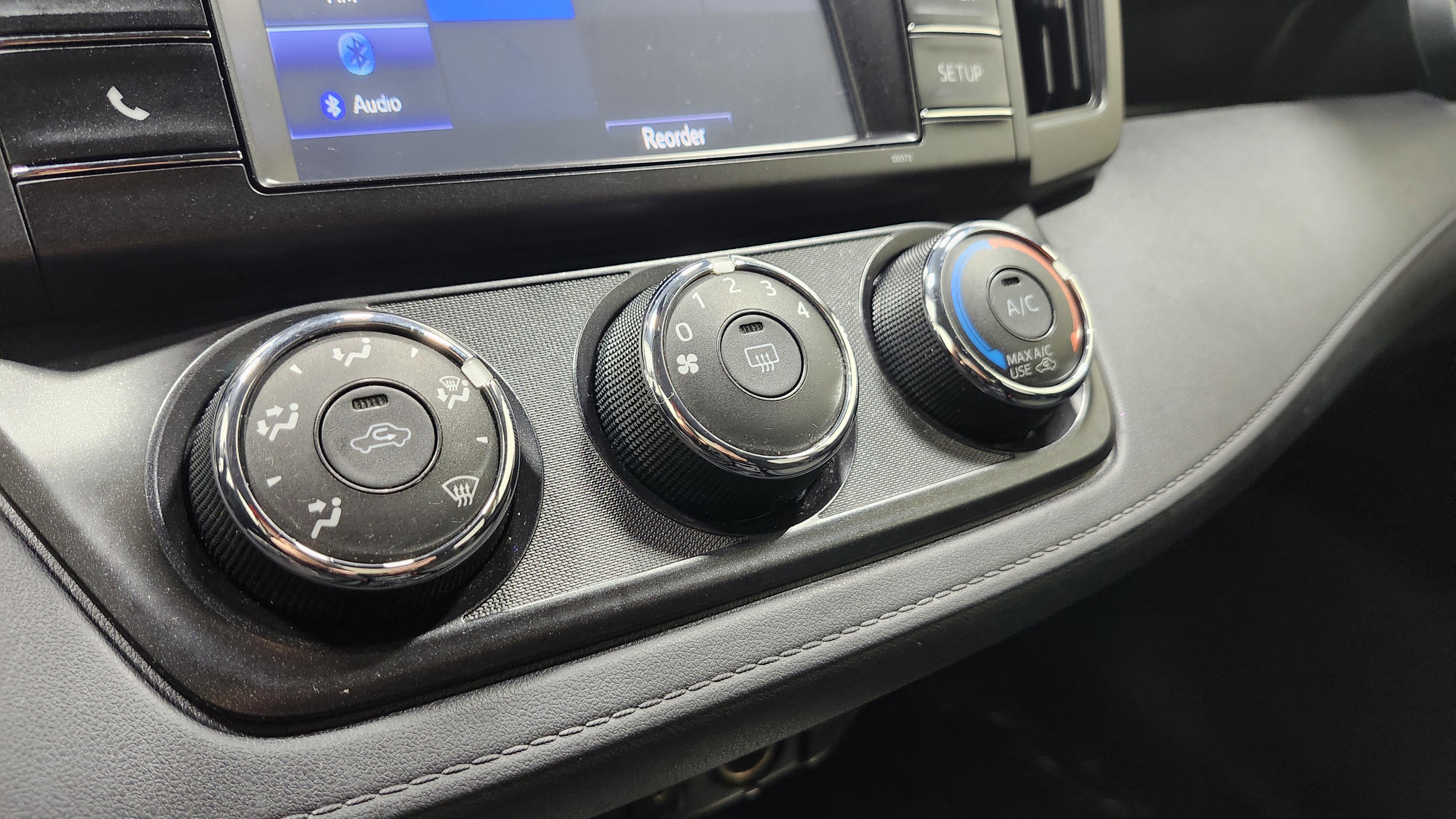 Used 2017 Toyota RAV4 LE w/ All Weather Liner Package image 28