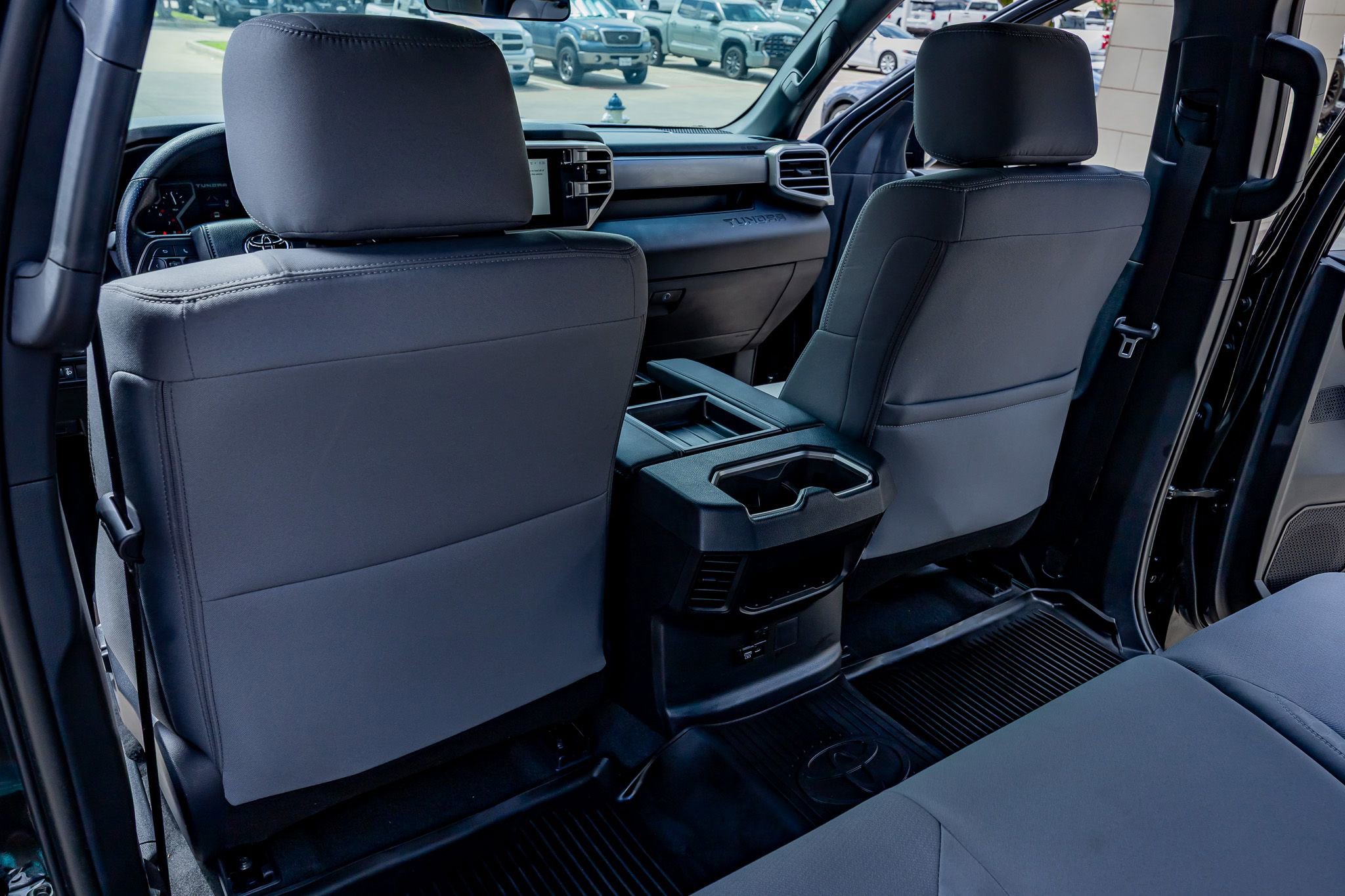 Used 2025 Toyota Tundra SR5 AWD/4WD image 32