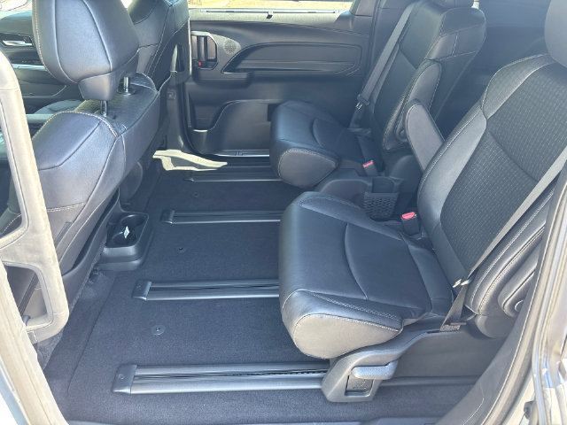 New 2026 Toyota Sienna XLE Woodland Edition AWD/4WD image 20
