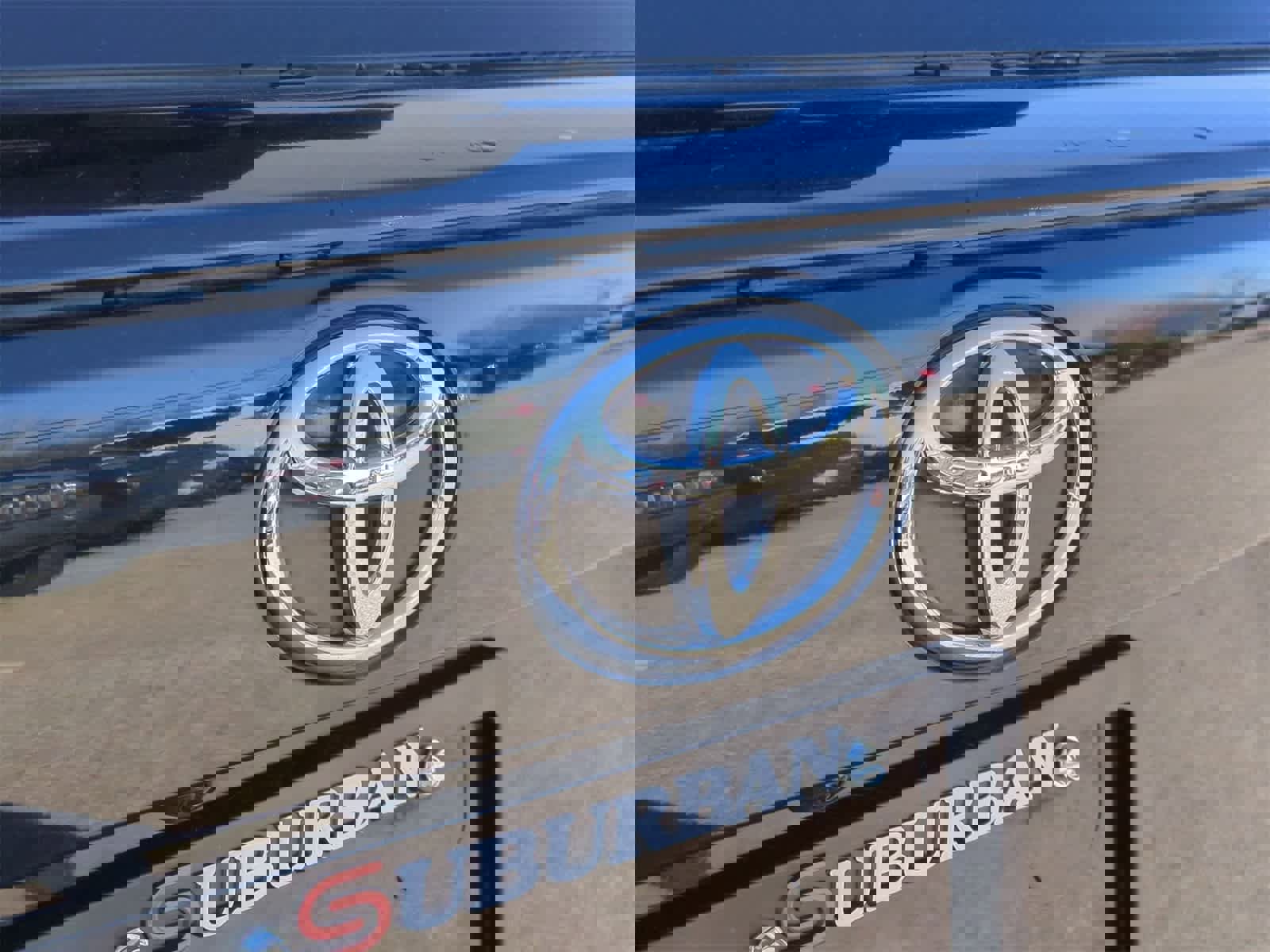 Used 2019 Toyota RAV4 XLE Premium image 12